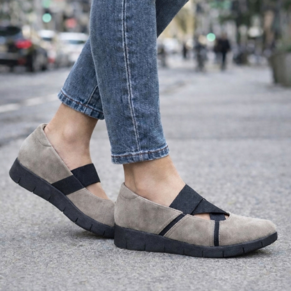Clarks Artisan Daelyn Villa Taupe Mary Jane Inspired Comfortcore Flats 8M